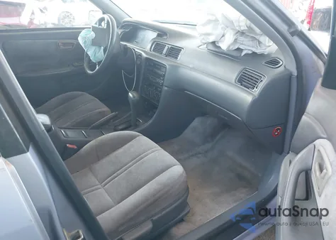 1997 Toyota Camry Le z USA, uszkodzony, nr VIN 4T1BG22K7VU026220